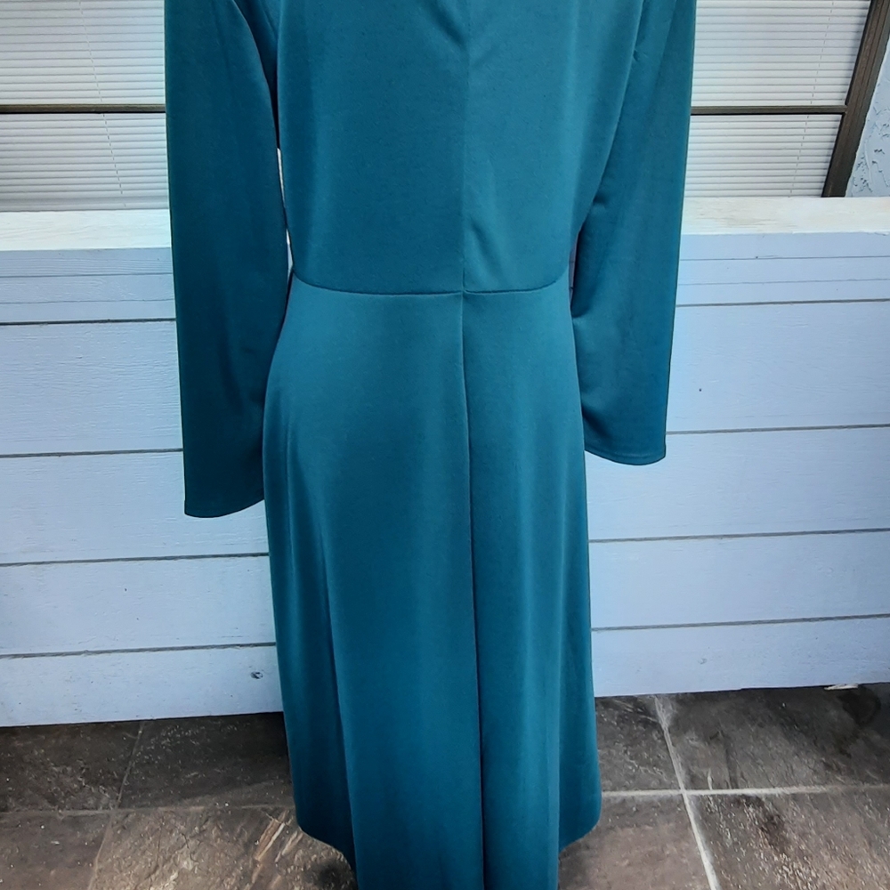 Dress - Picture 4 of 5